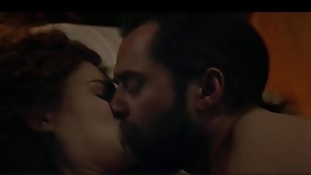 Sophie Skelton nude butt and sex