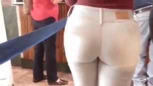 Latina culo in tight jeans 1