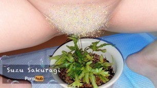 変態裏垢女子大生の日常　＃１０（超フェチ）植物にオシッコかけてみたら新たな性癖が生まれたよ - Suzu Sakuragi